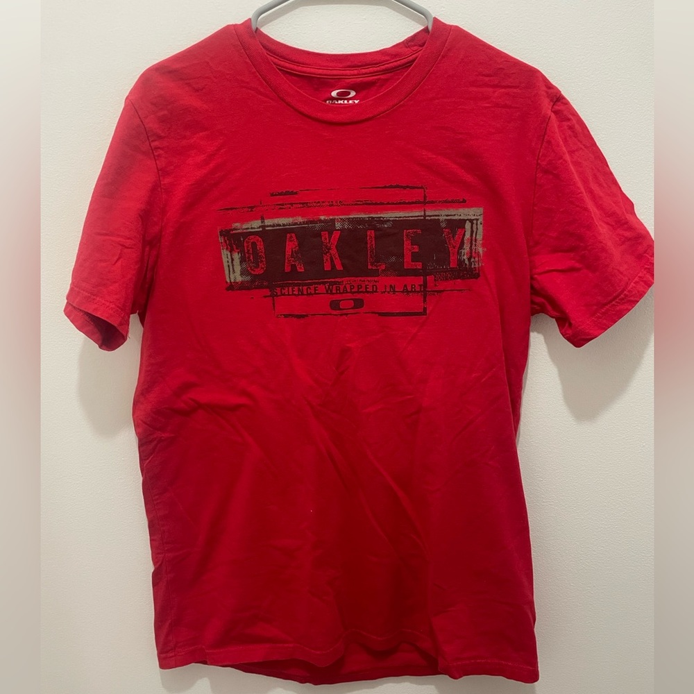Men’s Oakley T Shirt size medium